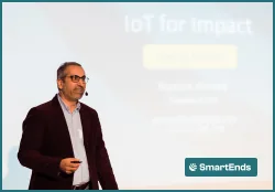 Noman Ahmed presenting SmartEnds on stage